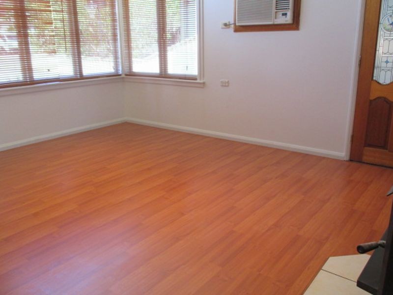 1 Van Dieman Crescent, Fairfield West NSW 2165