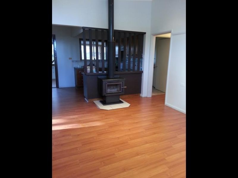 1 Van Dieman Crescent, Fairfield West NSW 2165