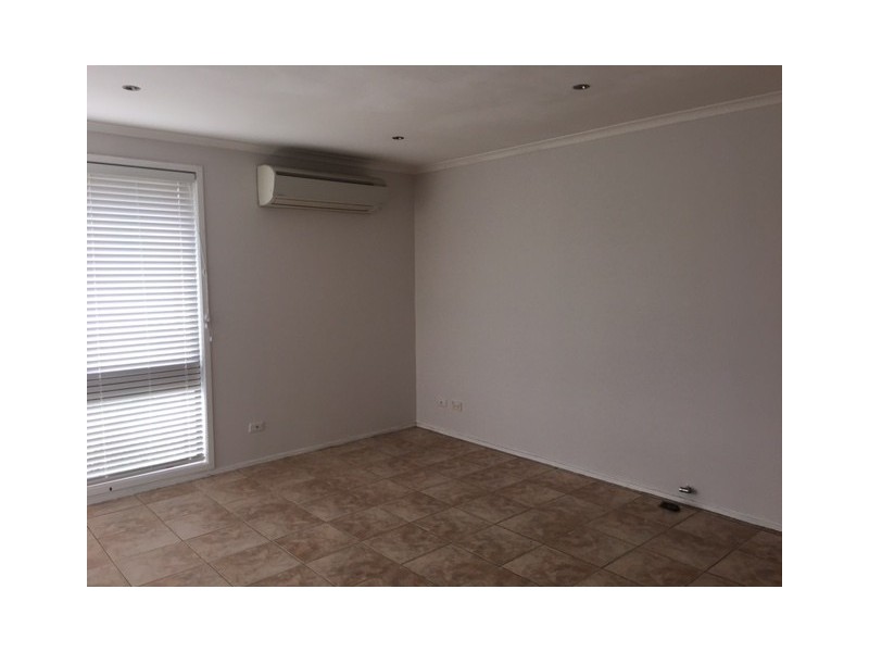 7 Woodland Avenue, Bossley Park NSW 2176