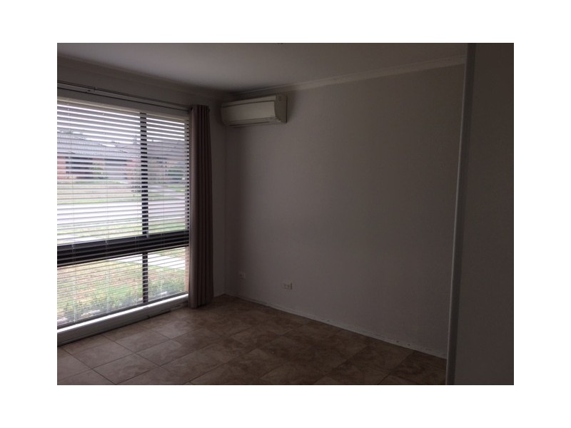 7 Woodland Avenue, Bossley Park NSW 2176