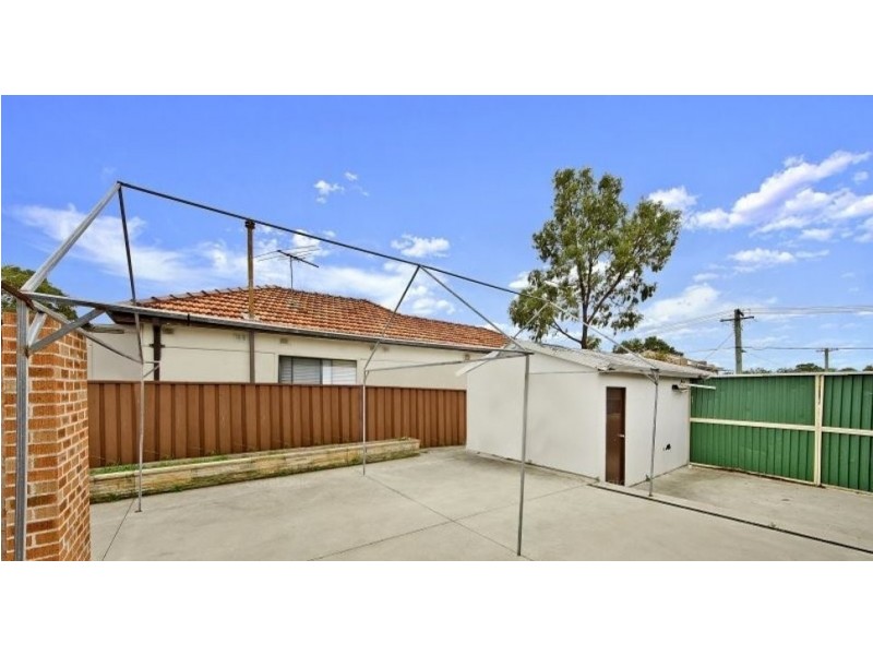 1 Montgomery Avenue, Granville NSW 2142