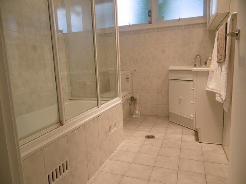 1 Emma Crescent, Wentworthville NSW 2145