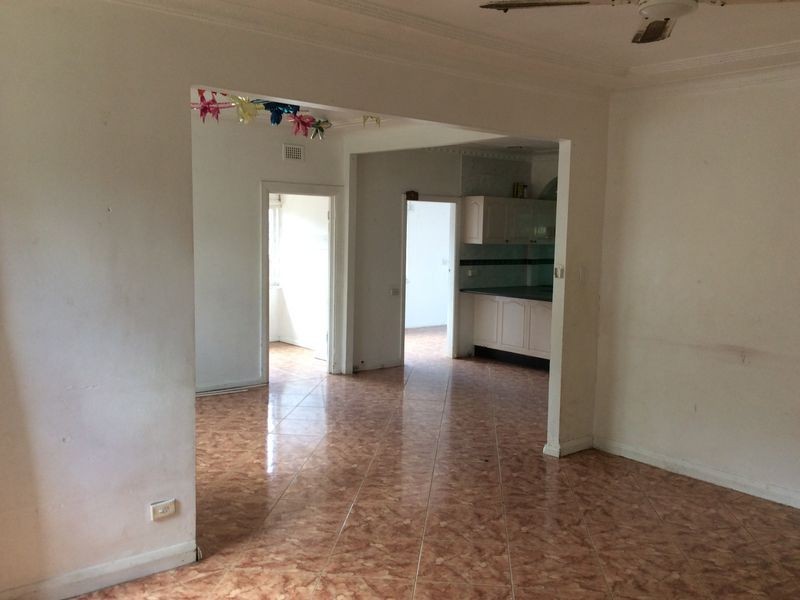 135 The Avenue, Granville NSW 2142