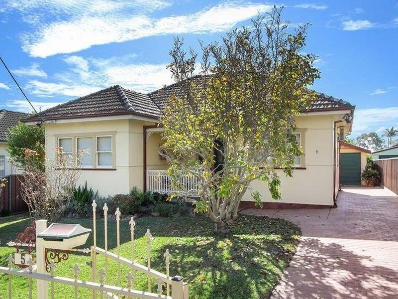 5 Mills Street, Merrylands NSW 2160