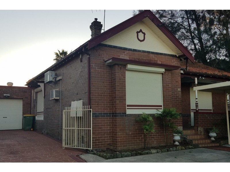 70 The Avenue, Granville NSW 2142