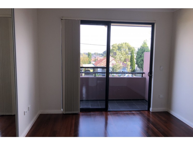 2/9-11 Kimberley Street, Merrylands NSW 2160