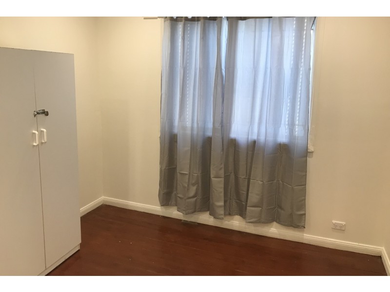 2/112 Blaxcell Street, Granville NSW 2142