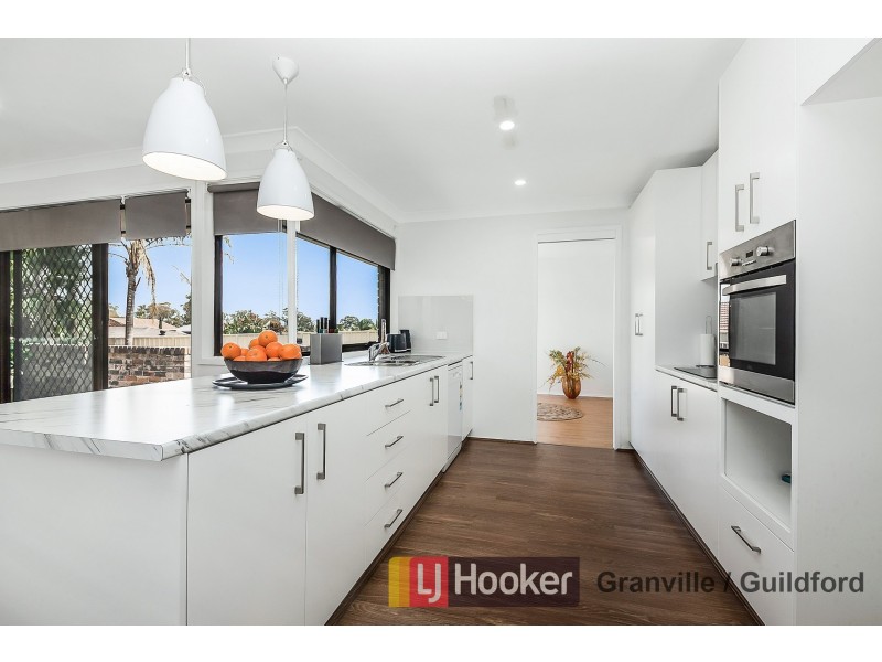 19 Kingfisher Way, St Clair NSW 2759