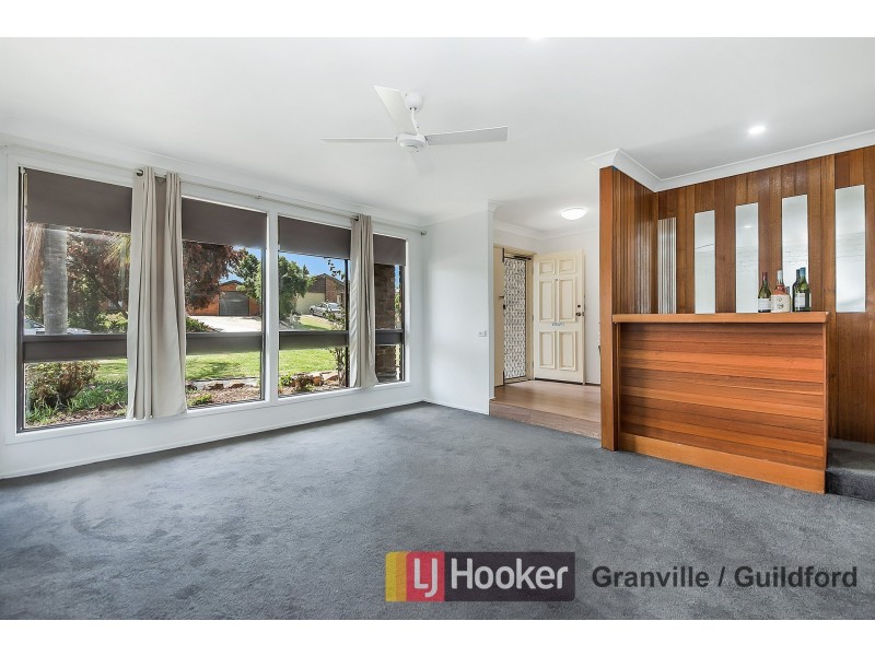 19 Kingfisher Way, St Clair NSW 2759