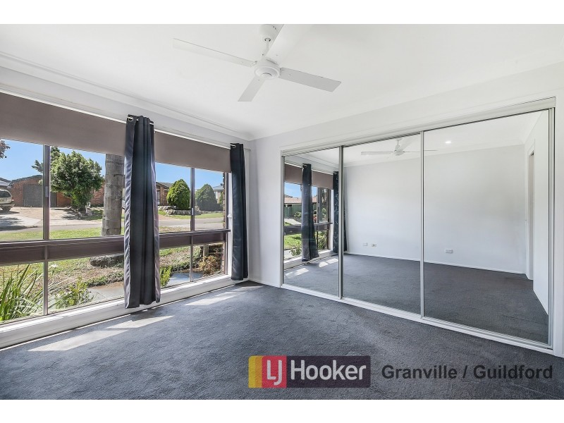 19 Kingfisher Way, St Clair NSW 2759