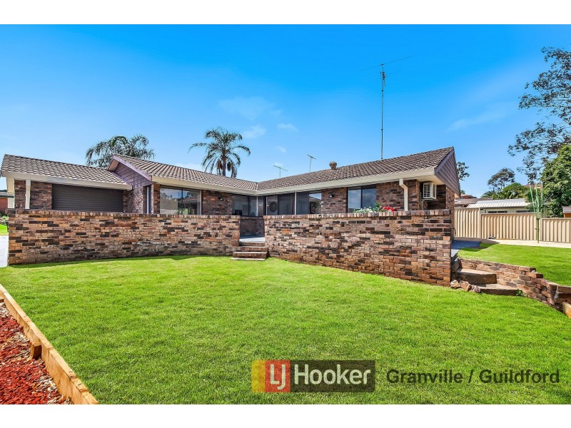 19 Kingfisher Way, St Clair NSW 2759