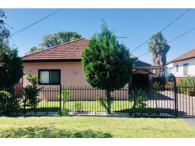 9 Bradman Street, Merrylands NSW 2160