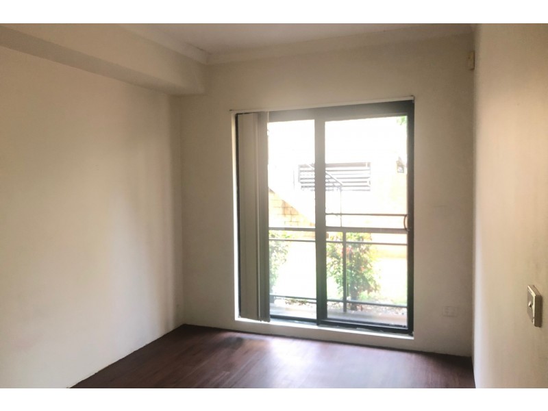 4/43-45 Bowden Street, Harris Park NSW 2150