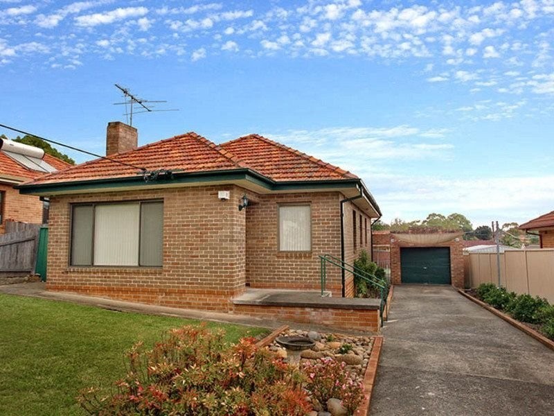 8 Rita Street, Merrylands NSW 2160