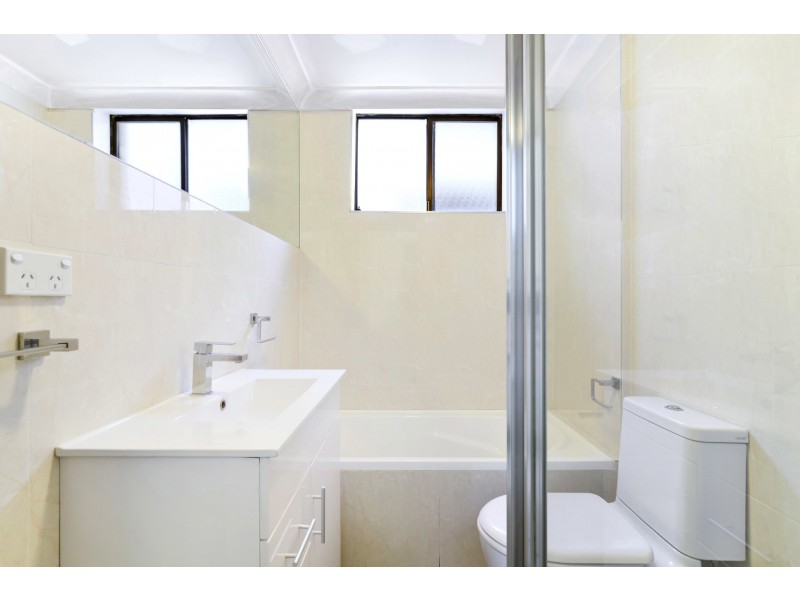 2/22 Louis Street, Granville NSW 2142