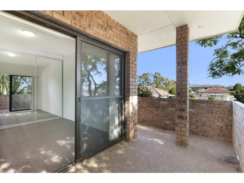 2/22 Louis Street, Granville NSW 2142