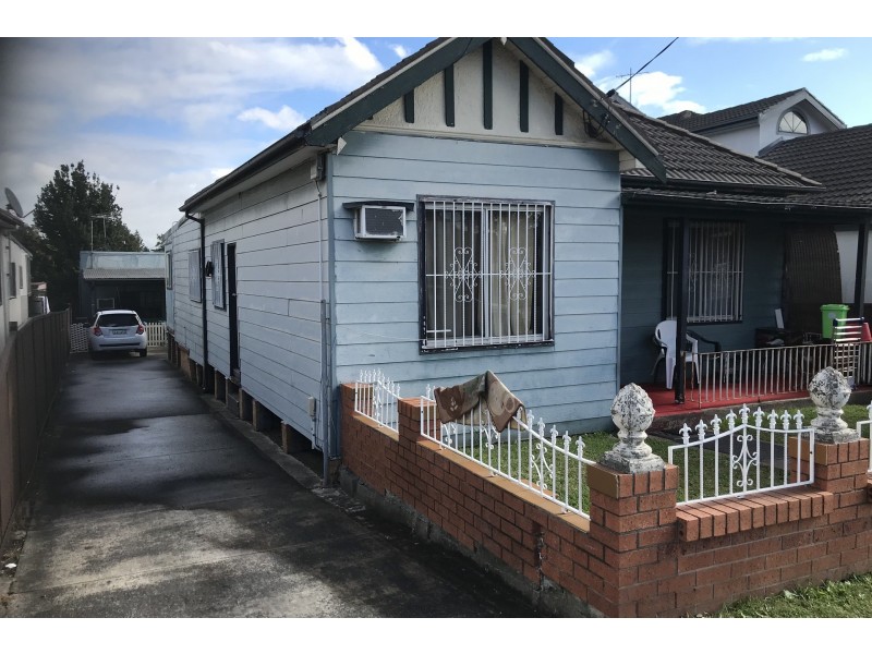 2/112 Blaxcell Street, Granville NSW 2142