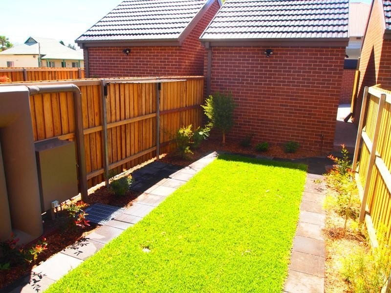 2/21 Albert Street, Granville NSW 2142