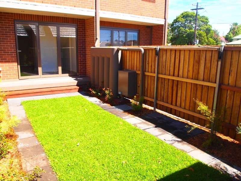 2/21 Albert Street, Granville NSW 2142