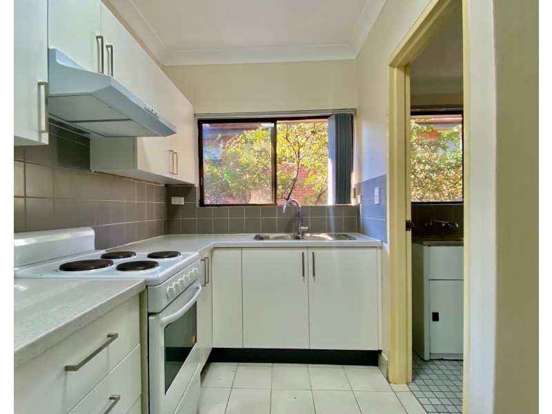 2/4 Maud Street, Granville NSW 2142