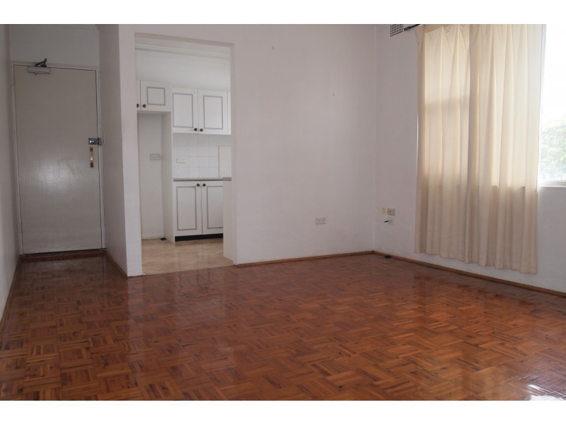 4/2 Hutchinson Street, Granville NSW 2142