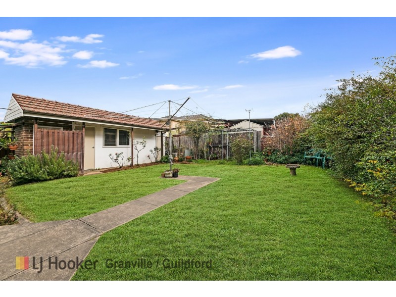 17 The Esplanade, Guildford NSW 2161