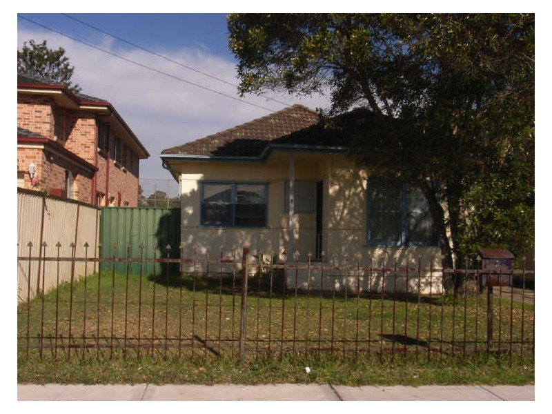 8 Lackey Street, Granville NSW 2142