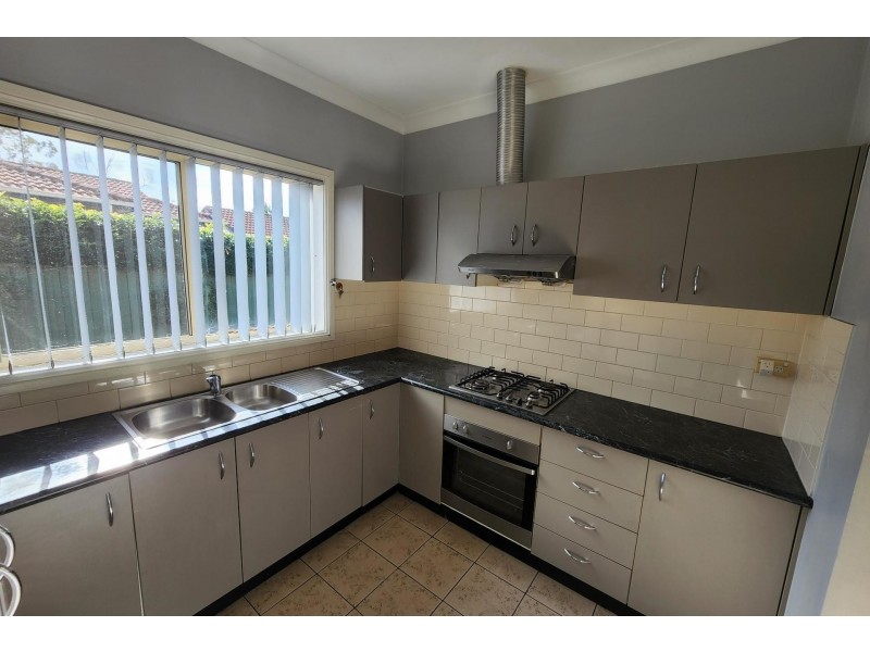 2/14 Richardson Street, Merrylands NSW 2160