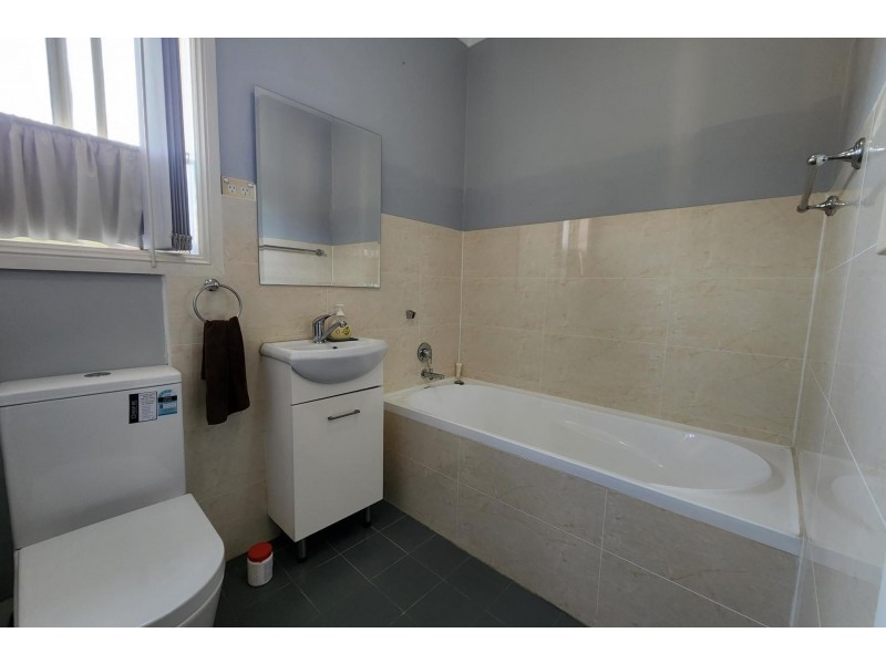 2/14 Richardson Street, Merrylands NSW 2160