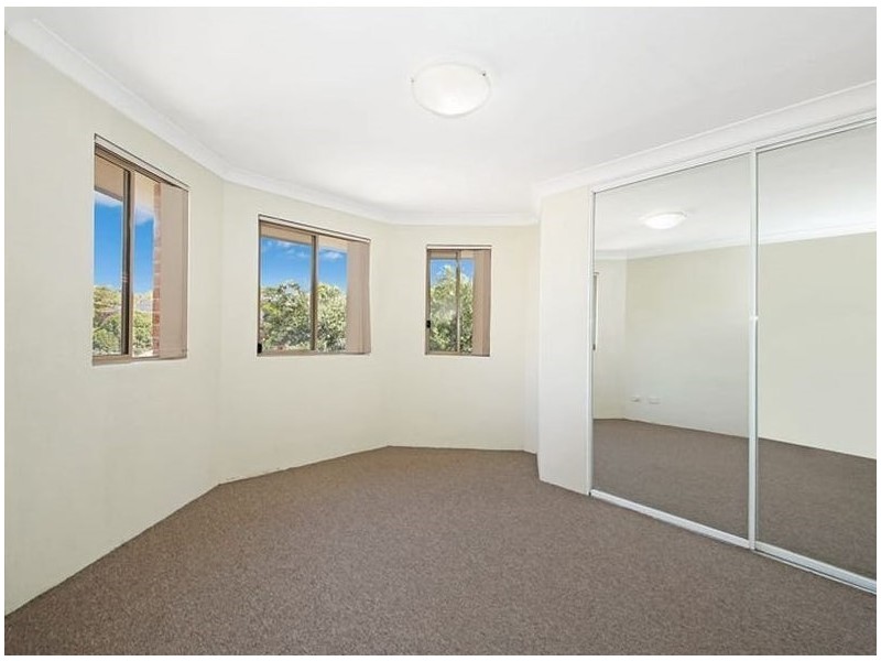 8/1-3 Windsor Road, Merrylands NSW 2160