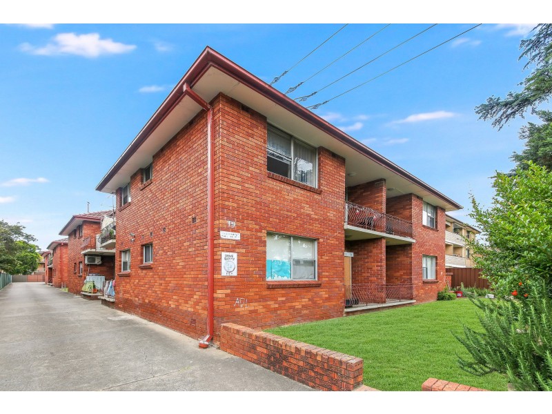 2/19 Blaxcell Street, Granville NSW 2142