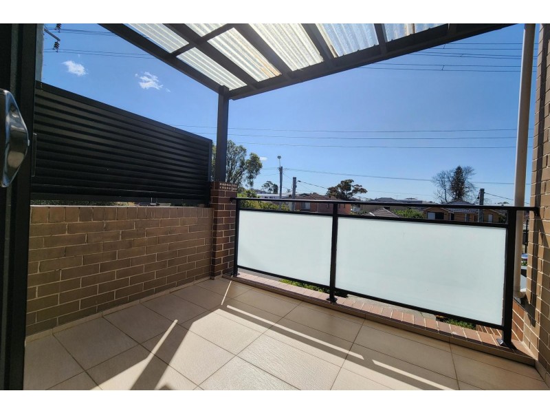 2/40 Kenyons Road, Merrylands NSW 2160