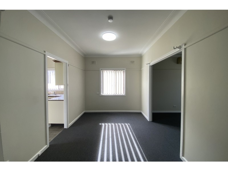 87 Military Road, Guildford NSW 2161