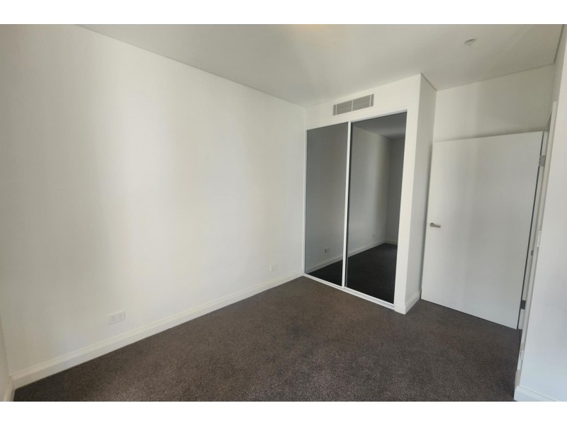 906/28 Cowper Street, Granville NSW 2142