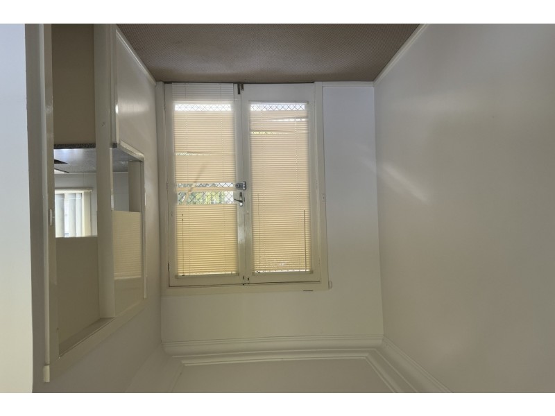 77 Queen Street, Guildford NSW 2161