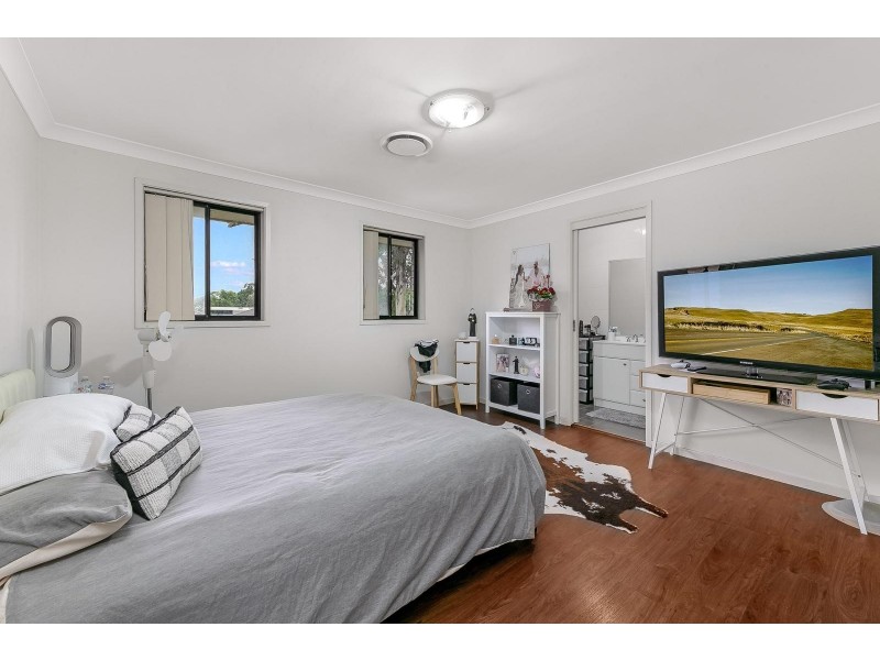 20a Bell Crescent, Fairfield NSW 2165