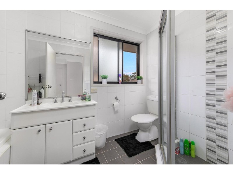 20a Bell Crescent, Fairfield NSW 2165