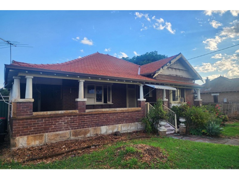 10 Albion Avenue, Merrylands NSW 2160
