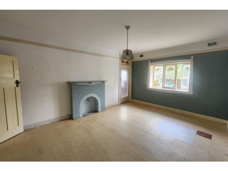 10 Albion Avenue, Merrylands NSW 2160