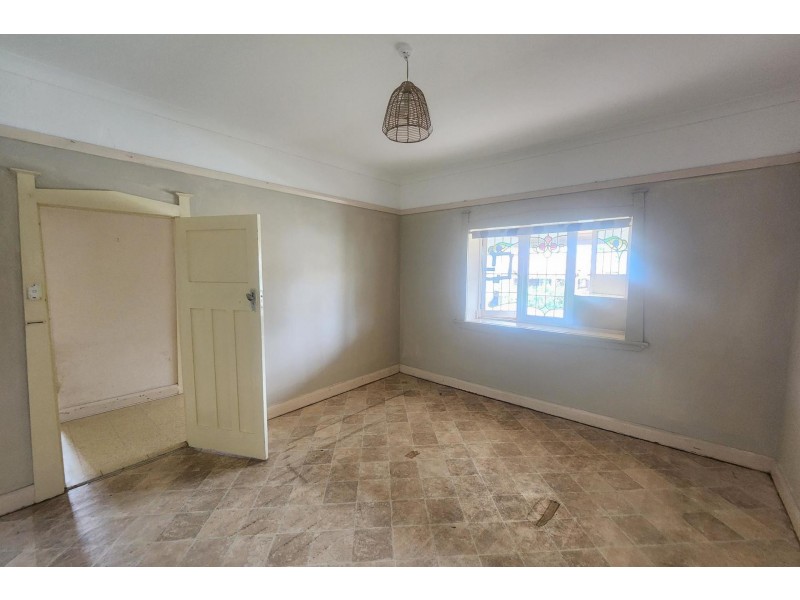 10 Albion Avenue, Merrylands NSW 2160