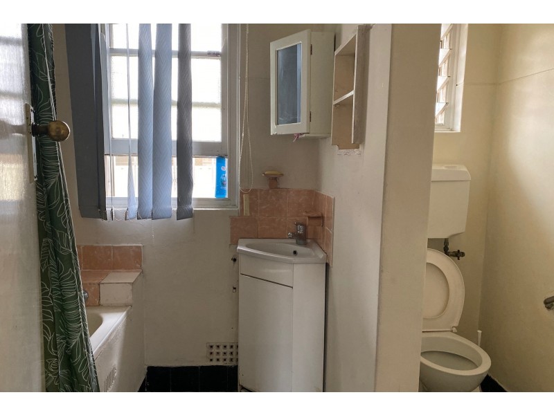 8 Montgomery Street, Granville NSW 2142