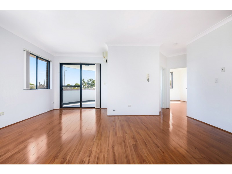 11/9 Wingello Street, Guildford NSW 2161