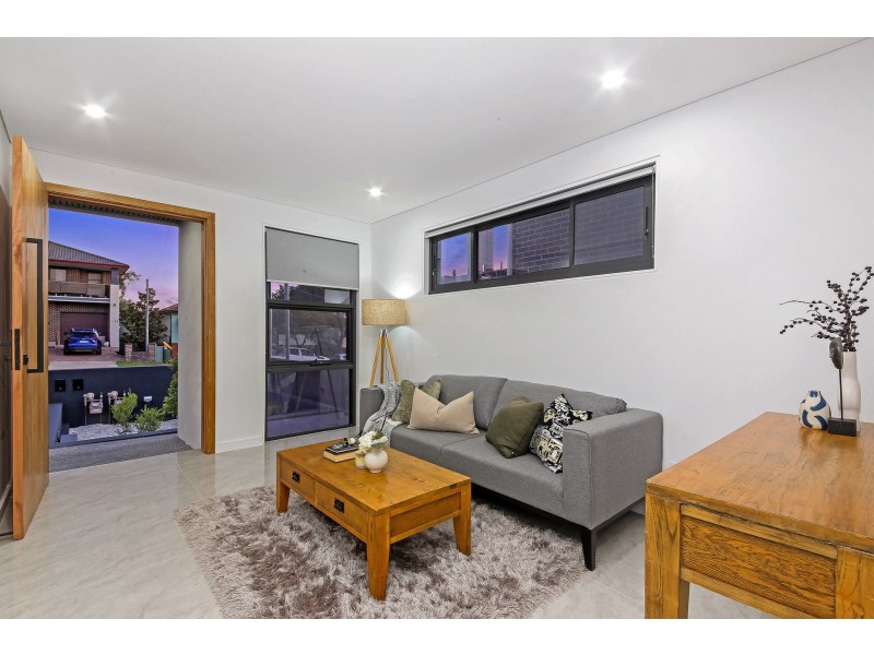 15 Chiltern Road, Guildford NSW 2161