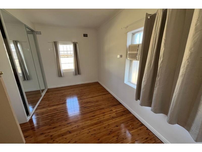 8 Montgomery Street, Granville NSW 2142