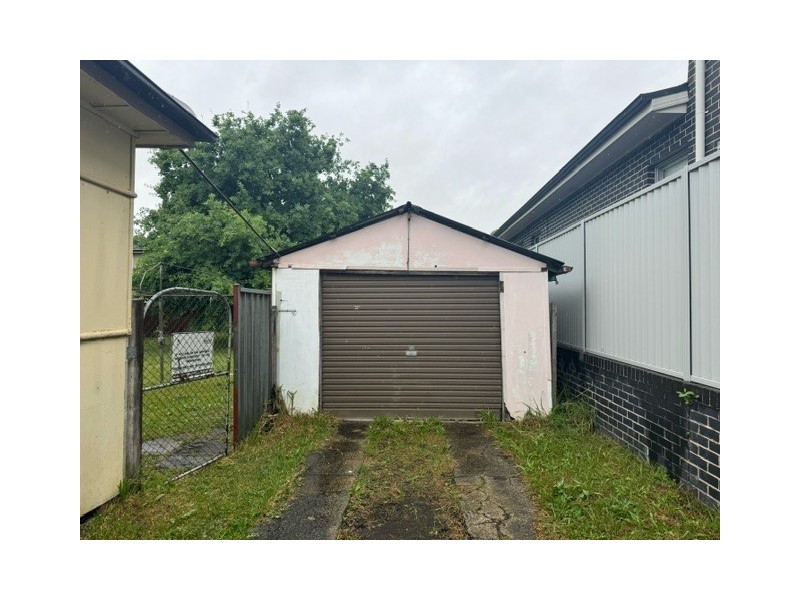 4 Desmond Street, Merrylands NSW 2160