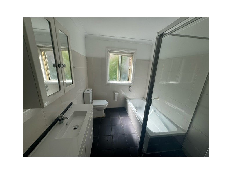 33 Banks Street, Mays Hill NSW 2145