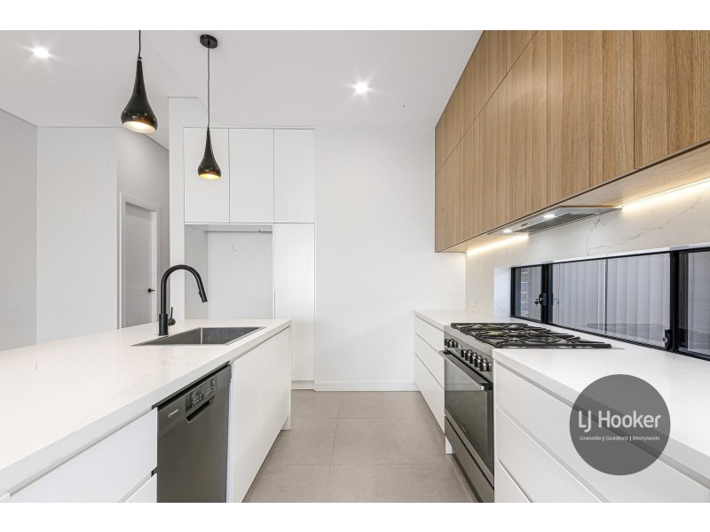 8c Robertson Street, Guildford NSW 2161