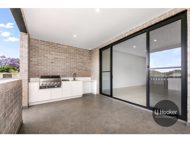 8c Robertson Street, Guildford NSW 2161