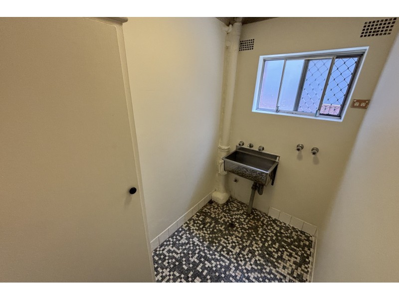 1/27 Military Road, Merrylands NSW 2160