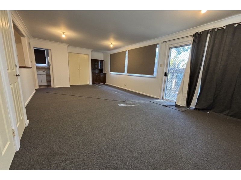 8 Mombri Street, Merrylands NSW 2160